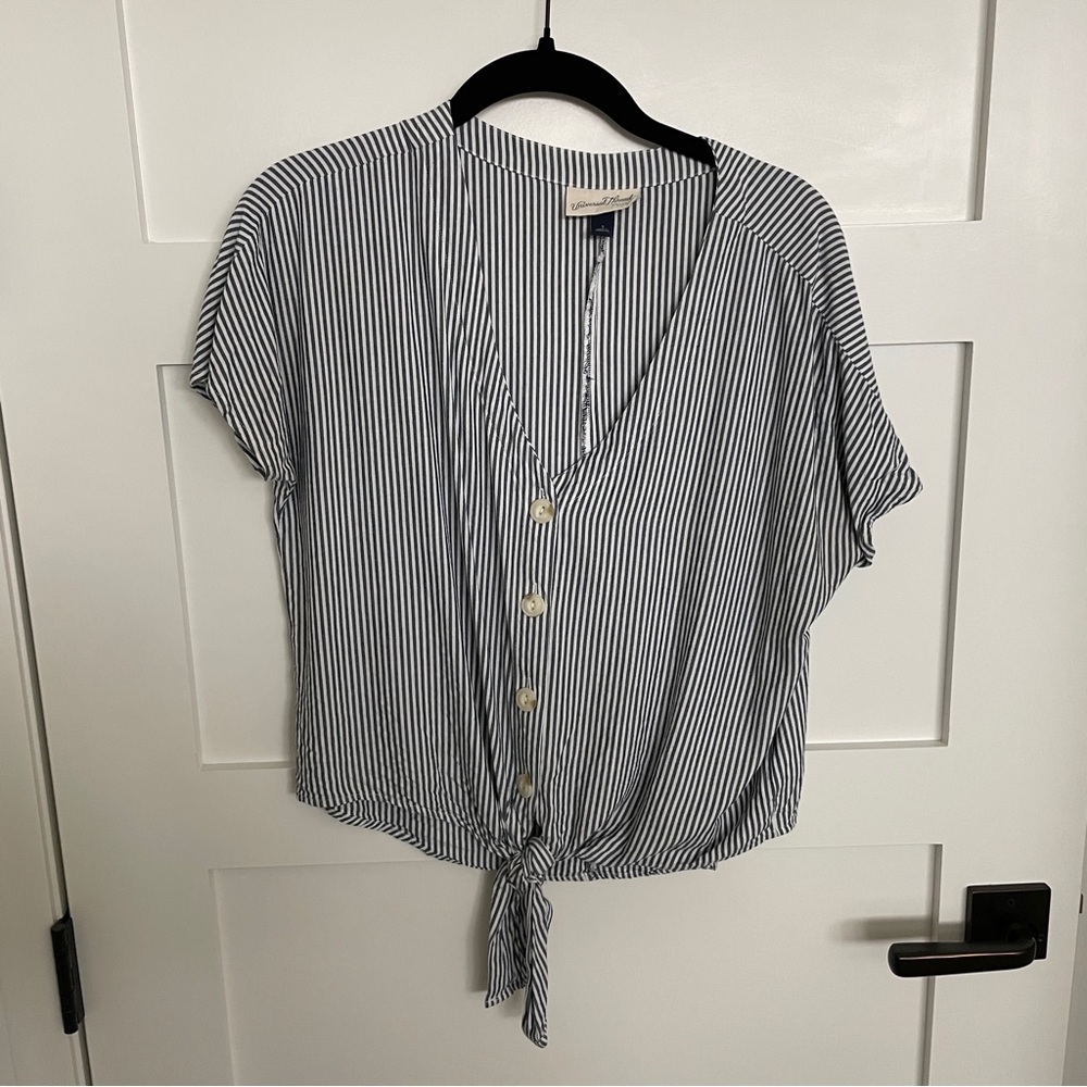 Universal thread stripe button front v neck tie knot shirt
